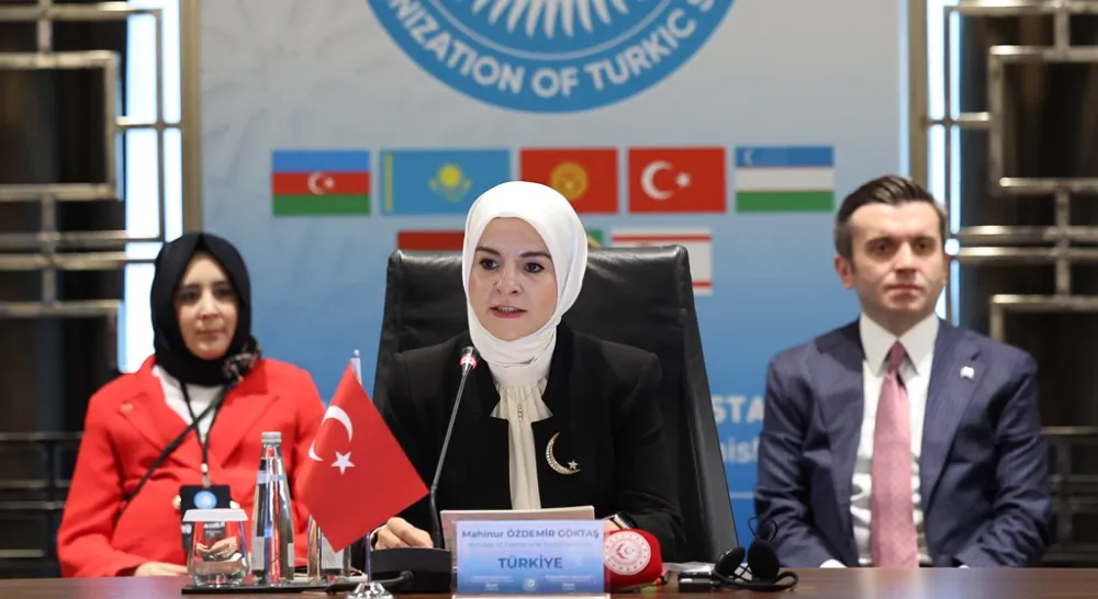 “Bakanlar Yuvarlak Masa Toplantısı”na Katıldı