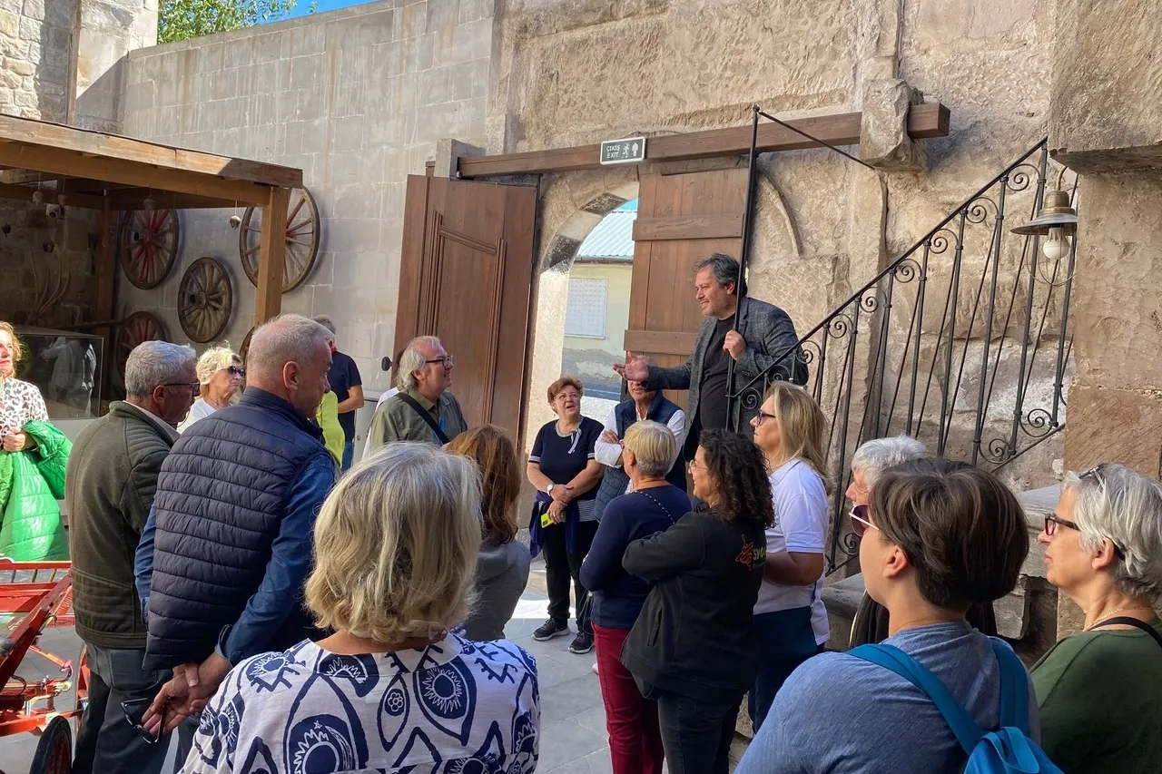 Yunan turistler Koramaz