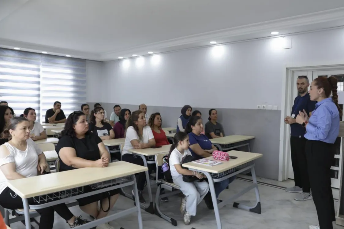 Mersin Büyükşehir’den velilere eğitim desteği