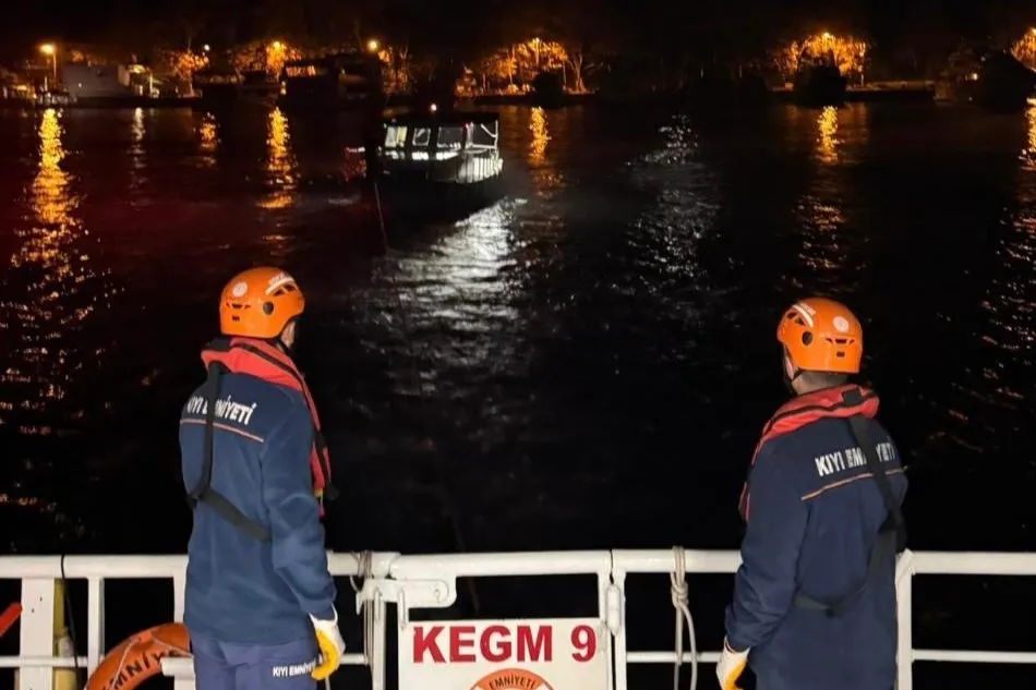 Kireçburnu açıklarındaki pervane arızası yaşayan tekne Tarabya’ya yanaştırıldı