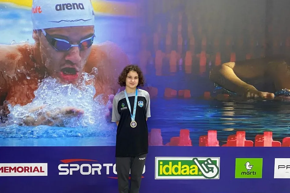 Çayırovalı yüzücüden 4 madalya birden