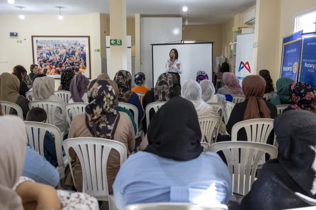 Mersin’de ev kadınlarına ufuk açan eğitim programı