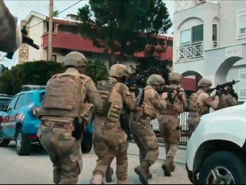 Tefeci Organize Suç Örgütüne Yönelik Jandarma Tarafından Düzenlenen Operasyonda; 45 Şüpheli Yakalandı