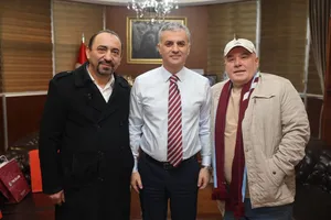 Sanatçılar Naci Ay ve Başar Çakar, Yomra Belediye Başkanı Mustafa Bıyık